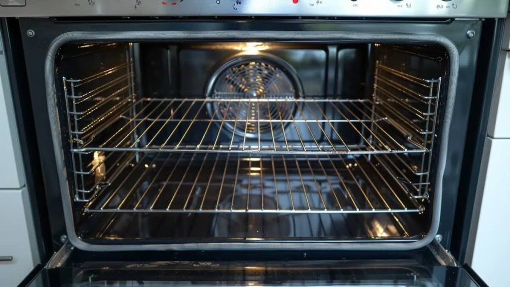 How To Clean Your Oven